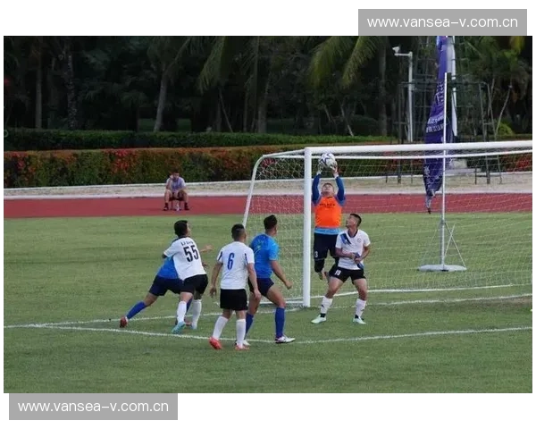 小球足球联赛全新赛季火热开启 多队角逐冠军激烈对抗展现精彩球技 小球足球联赛全新赛季火热开启 多队角逐冠军激烈对抗展现精彩球技